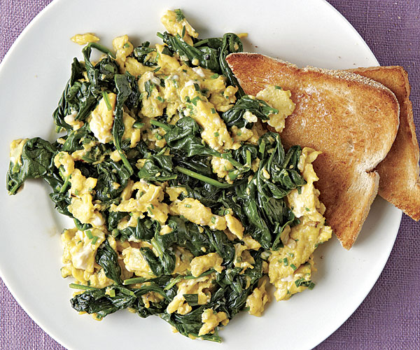 051128050-03-green-goddess-scrambled-eggs-recipe-main